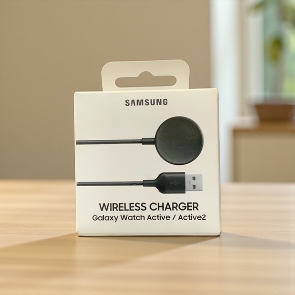 Samsung Wireless Charger for Galaxy Watch Active / Active2 - Picture 5 of 5